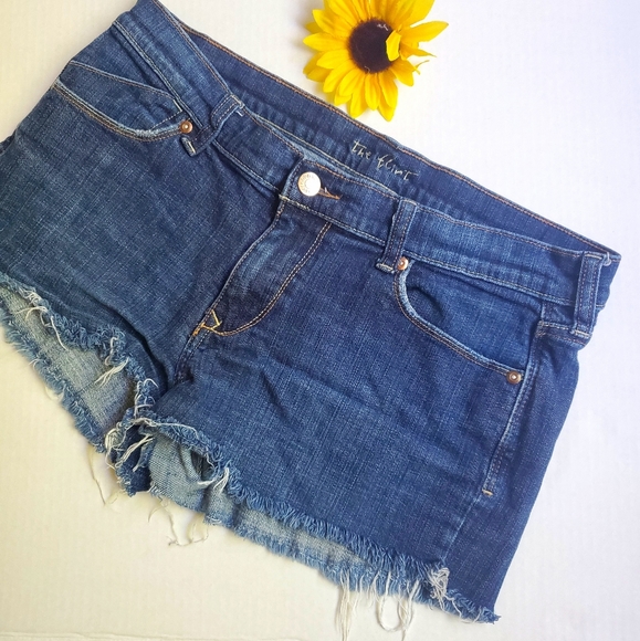 OLD NAVY THE FLIRT DENIM SHORTS - Picture 2 of 7